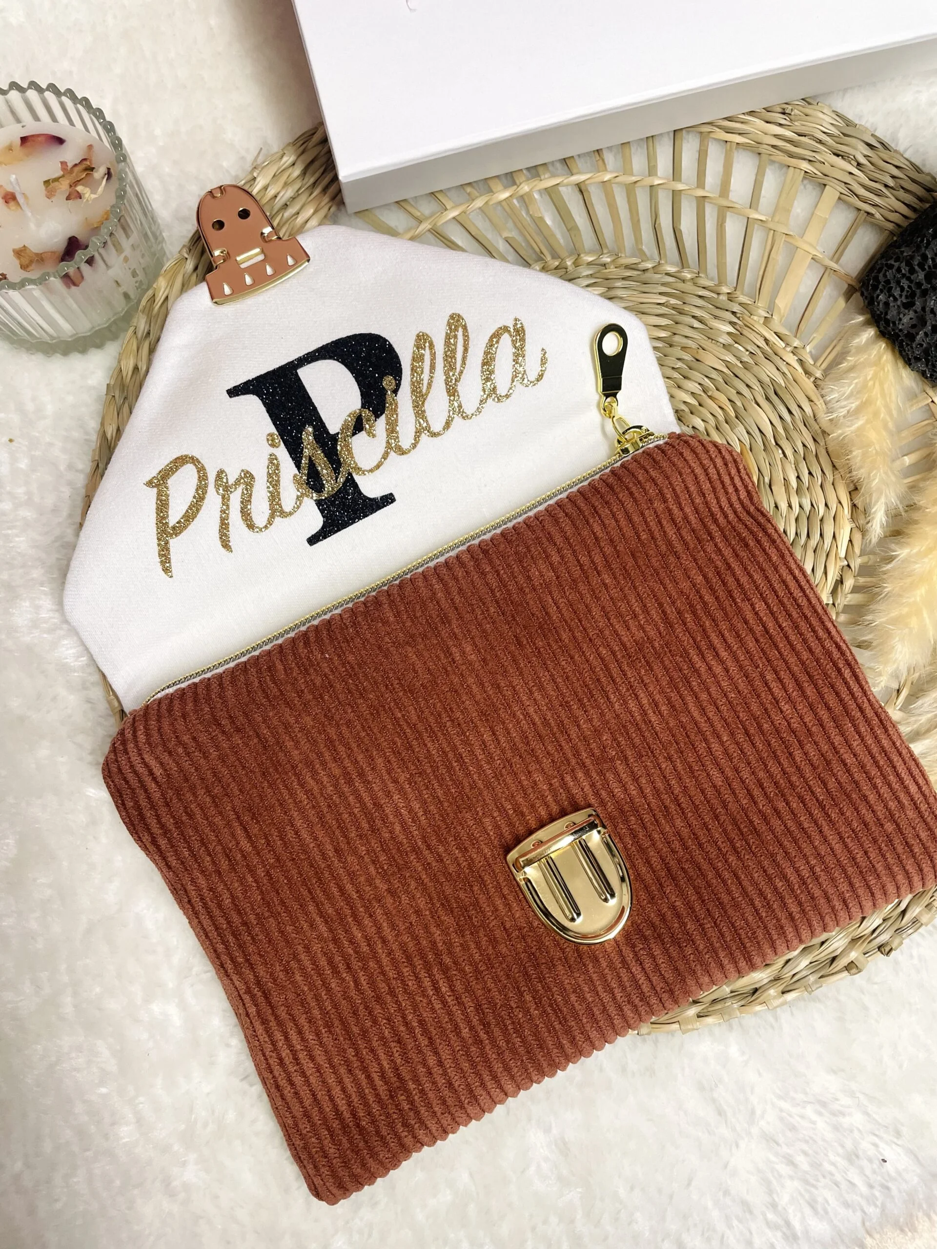 Trousse plate terracotta priscilia ouverte sans maquillage