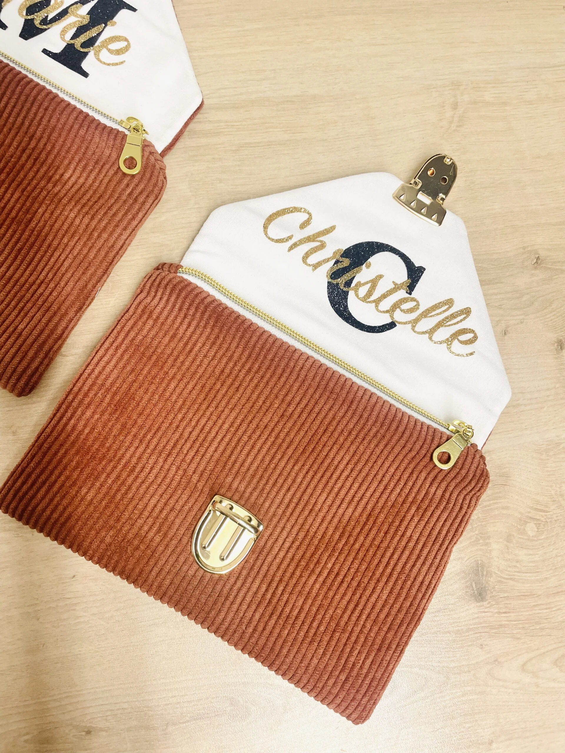 Trousse plate terracotta ouverte christelle