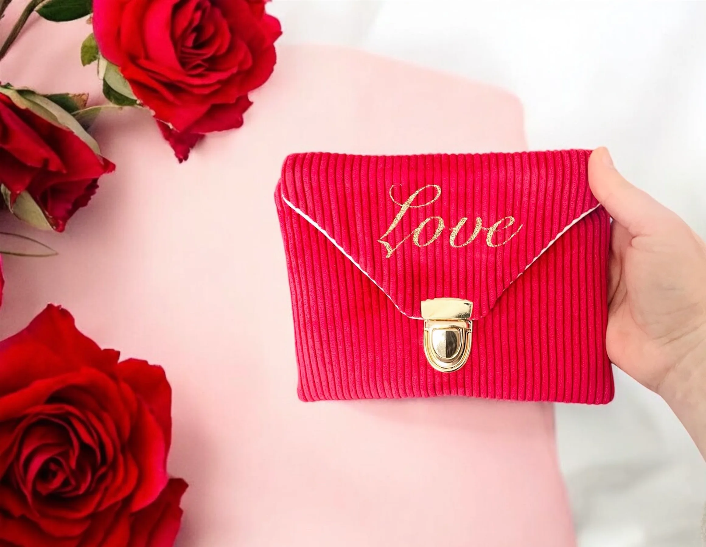 pochette saint valentin rouge côtelée